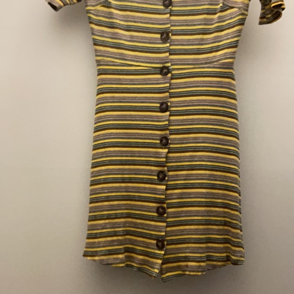 Cute striped 70s sundress - Picture 2 of 5